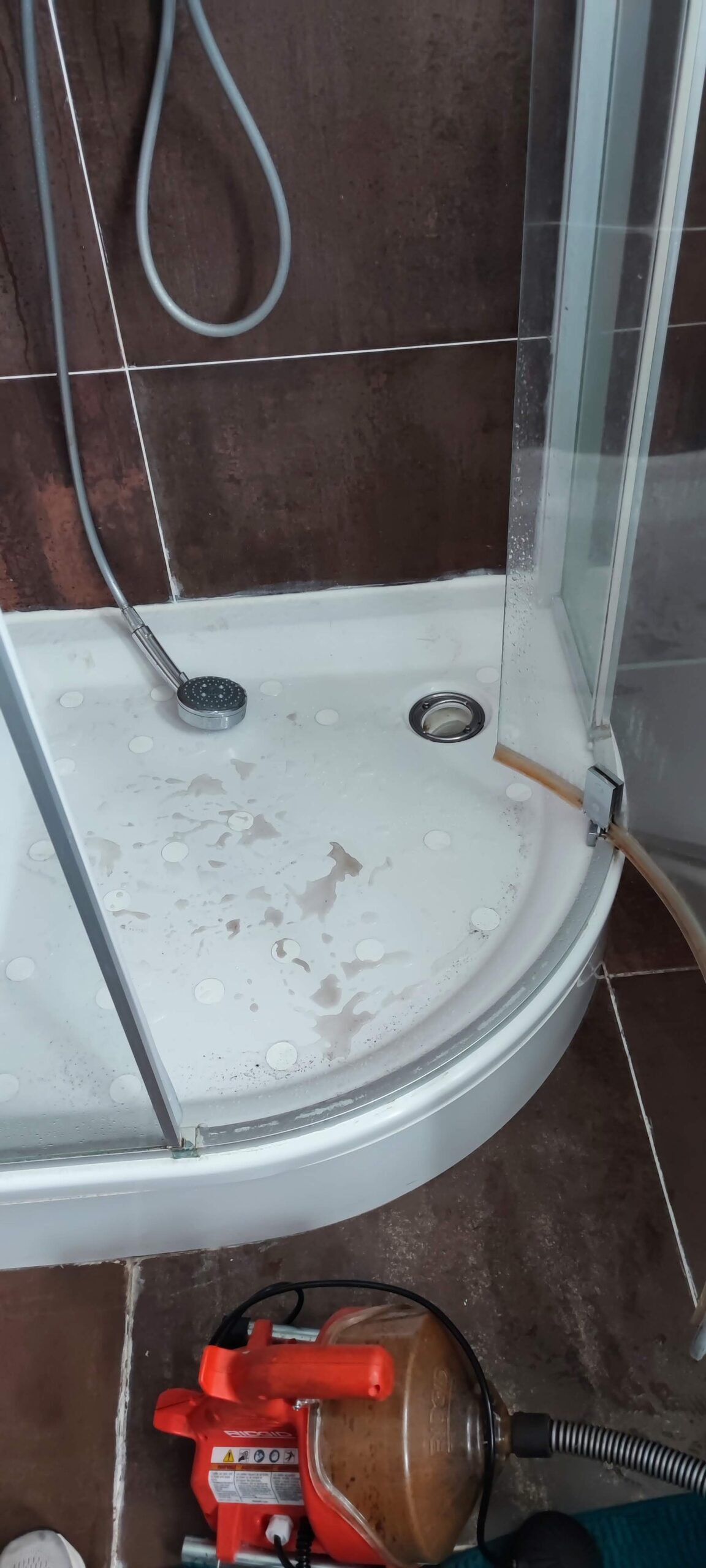 Badkamer riolering Ontstopt Verstopping Afvoer